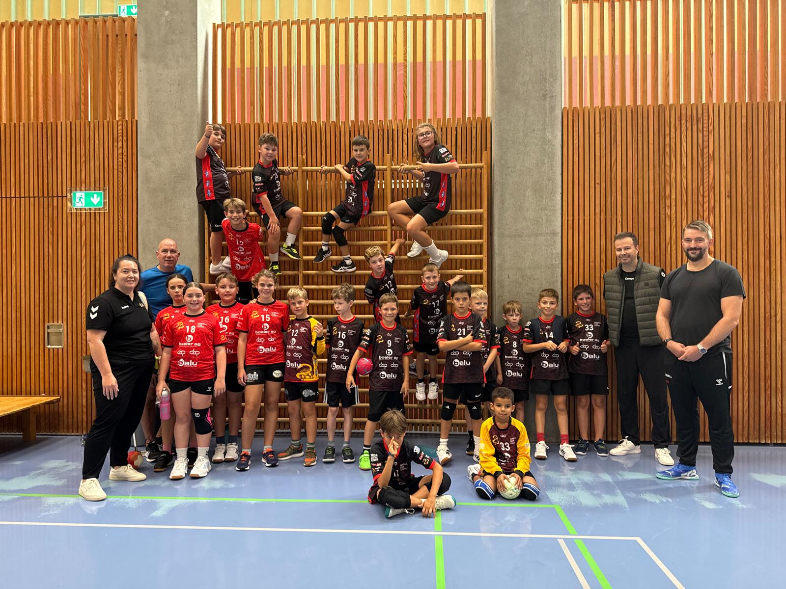 Drei Teams, 11 Spiele, viele Erfahrungen: HC Lachen am U11 Turnier in Zug